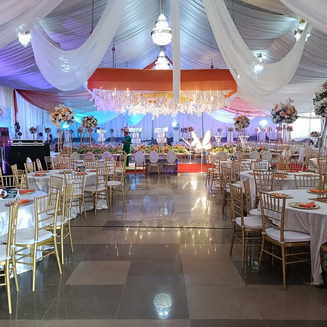 Photo worthy hall service