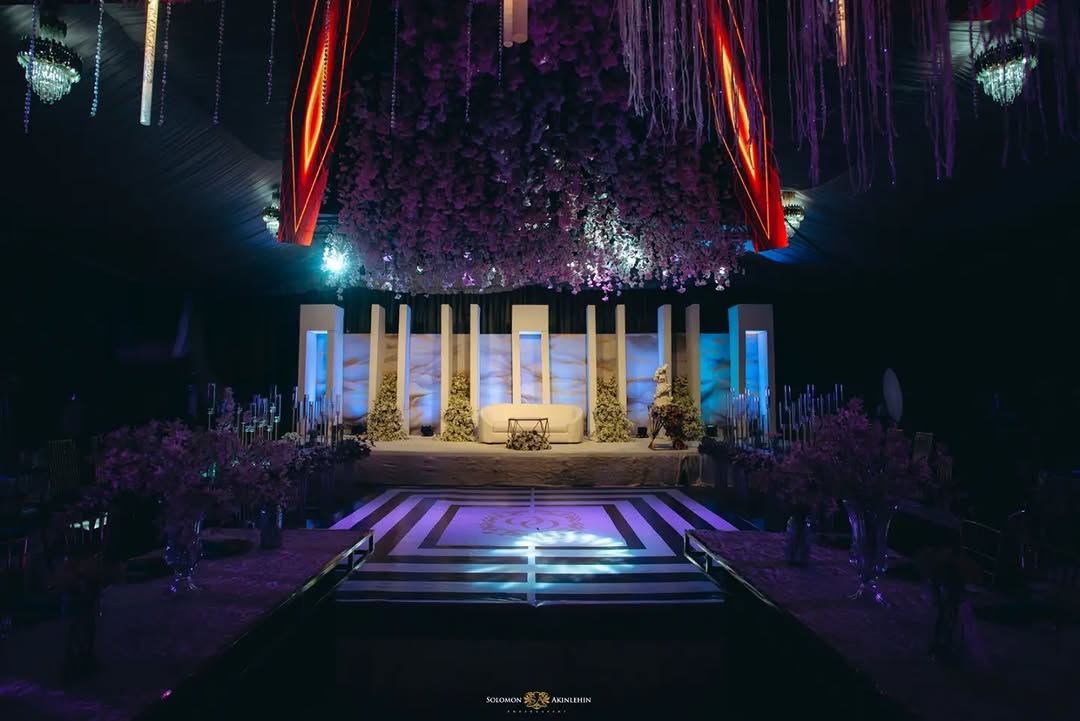 Round white linens service